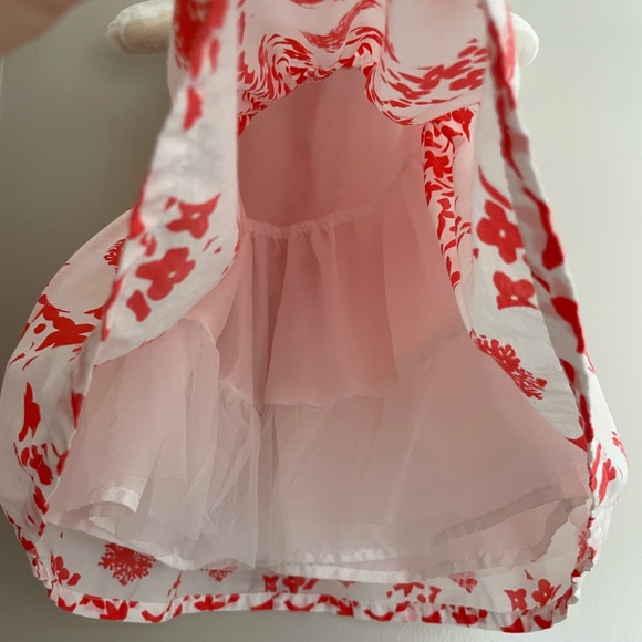 Beautiful baby dress by Crazy 8, white with red floral print, size 6-12m - Picture 3 of 6